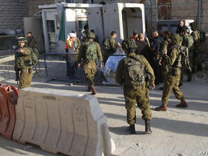 الجيش الإسرائيلي يطلق النار تجاه شاب بزعم محاولته تنفيذ عملية طعن