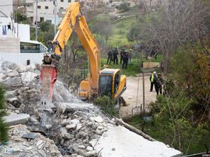 جيش الاحتلال الإسرائيلي يهدم منزلين لأسيرين قرب رام الله