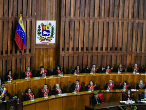 فنزويلا: الموافقة على رئيسين للبرلمان في تصويتين منفصلين