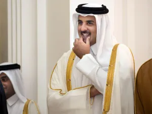 أمير قطر يصادق على قرار أشاد به مسؤول سعودي