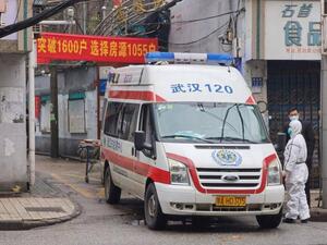 أعداد ضحايا "كورونا" تتخطى المائة.. و1300 إصابة جديدة