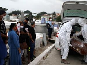 البرازيل.. إصابات كورونا تتجاوز 4.4 مليون حالة