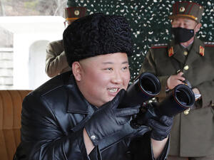 كوريا الشمالية تطلق 3 مقذوفات