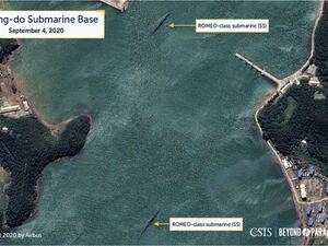 صور أقمار صناعية تشير إلى تحضير محتمل في كوريا الشمالية لإطلاق صاروخ من غواصة