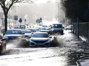 اضطرابات في حركة النقل في أوروبا بسبب العاصفة سيارا
