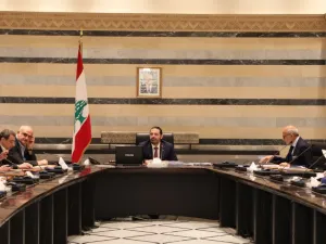 لبنان يصاب بشلل بسبب الصراع السياسي