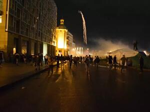 عودة التظاهرات والاحتجاجات ليلا وإطلاق نار في وسط بيروت