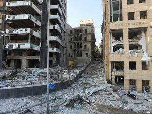 100 قتيل وأكثر من 4 آلاف جريح في انفجار مرفأ بيروت