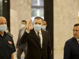مصطفى أديب
