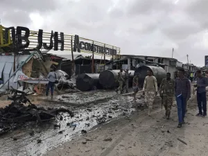 الصومال.. نجاة قائد القوات المسلحة من هجوم انتحاري بمقديشو