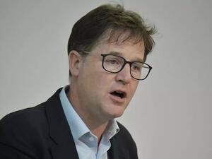 نائب رئيس شركة فيسبوك نك كليغ