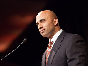 السفير الإماراتي لدى واشنطن يوسف العتيبة