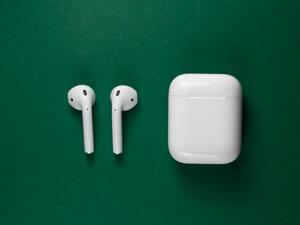 شركة أبل تعتزم إطلاق AirPods 3 العام المقبل