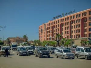 يعتبر المصنعون وأصحاب شركات إنتاج السيارات أن الترحيل تمليه الرغبة في خفض التكاليف