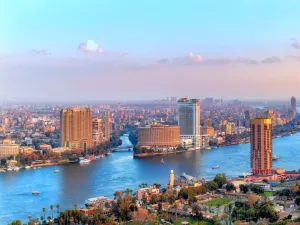 مؤشر PMI للقطاع الخاص غير النفطي في مصر يرتفع من المستوى القياسي الأدنى له في ابريل