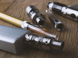 تبلغ قيمة سوق vaping والسجائر الإلكترونية 53.4 مليار دولار بحلول عام 2024