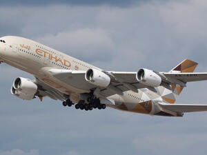 «الاتحاد للطيران» تطرح عرض تذكرتين بسعر تذكرة