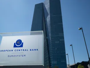 ألغى البنك غالبية أنشطته العامة المقررة خلال الشهر المقبل