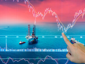 الأحمر يسيطر على بورصات الخليج بعد انهيار أسعار النفط 