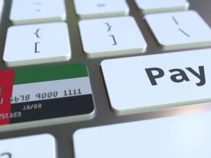 بدأ موردو الصلب بدولة الإمارات في تلقي مكالمات من سنغافورة وغيرها من الأسواق الآسيوية