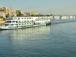 البرلمان المصري يوافق على زيادة رسوم النقل النهري