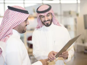 السعودية تضع 25 إجراء لحماية أماكن العمل من «كورونا» مع العودة الجزئية للنشاط الاقتصادي