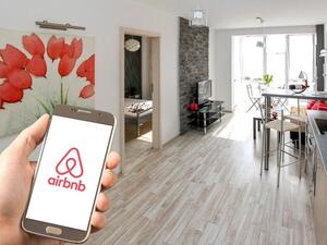 ِشركة Airbnb تستغني عن 1900موظف 