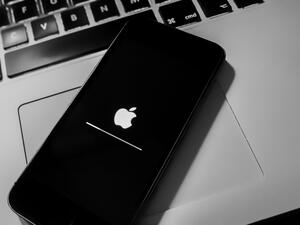جاء نظام iOS 13 بمجموعة كبيرة جداً من المميزات الجديدة والتحديثات والإصلاحات تفوق 200 ميزة وتحديث
