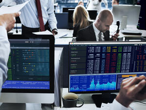 تراجع في العقود الأميركية الآجلة 0.2% إلى 1510.70 دولار للأوقية