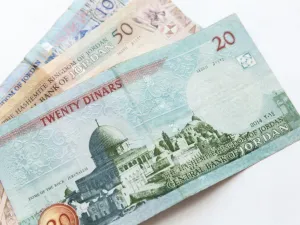 بلغت قيمة احتياطي العملات الأجنبية للمملكة في نهاية مارس آذار نحو 11.74 مليار دولار مقارنة مع نحو 12.17 مليار دولار في نهاية 2019
