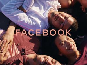 أخبر مدير التسويق في Facebook بلومبرج أنه يعتقد أن إضافة علامة Facebook التجارية إلى خدماته الأخرى سيتيح لعدد أكبر من الناس رؤية Facebook، الشركة، بشكل إيجابي