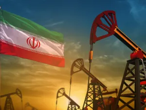 صادرات النفط الإيرانية تنخفض بشكل قياسي الشهر الماضي