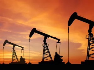 أسعار النفط تثبت بعد تأكيد ترامب على استمرار الاتفاقية التجارية مع الصين