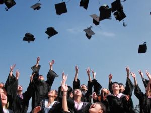 اجمل عبارات تهنئة بالتخرج من الجامعة