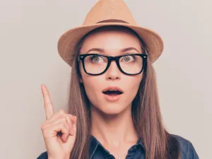 أنه من مصلحة العالم أن يخضع لسيطرته، فهو يرى نفسه أذكى من الآخرين