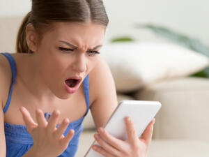 تجنُّب استخدامه عندَ التواجُد بالقرب من أشخاصٍ آخرين