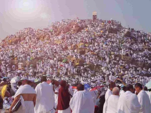 الأيام العشرة الأولى من شهر ذي الحجة موسماً عظيماً من مواسم العبادة