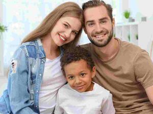 تبني الأطفال يعمل على إطالة عمر كل من الرجال والسيدات