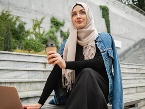 سترات خريفية في إطلالاتك اليومية