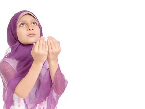 يضاعف أجر وثواب العبادات في شهر رمضان الكريم