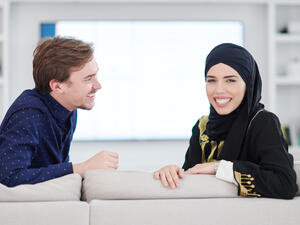 ما حكم من جامع زوجته في نهار رمضان ؟