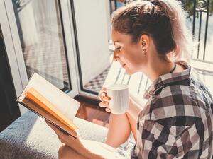 خلال الحجر المنزلي اقرأ كتابًا أو روابة لشحذ مخيلتك من جديد