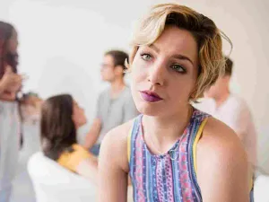 نحن نجد السعادة في أنواع مختلفة من التفاعلات