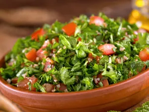 تبولة السبانخ