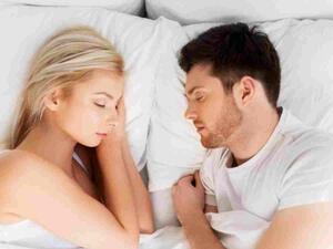 اطمئني إذا كان شريكك يفضل هذه الوضعية عند النوم