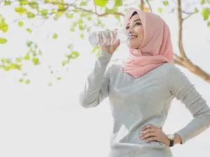 شرب 2 كأس من الماء البارد يرفع سرعة الهضم بنسبة 40% لمدة 20 دقيقة