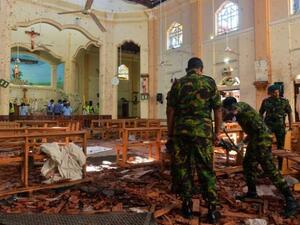 مقتل ما لا يقل عن 290 شخصا وجرح أكثر من 500 آخرين في تفجيرات أحد الفصح