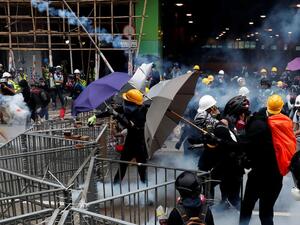 تكثيف أعمال العنف في جميع أنحاء هونغ كونغ