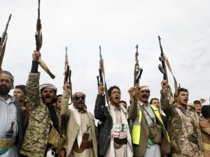 مقاتلون من جماعة أنصار الله