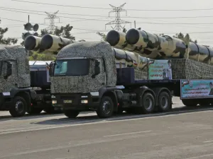 السفير الايراني في لندن يتهم دول بجر الولايات المتحدة لصراع عسكري مع بلاده
